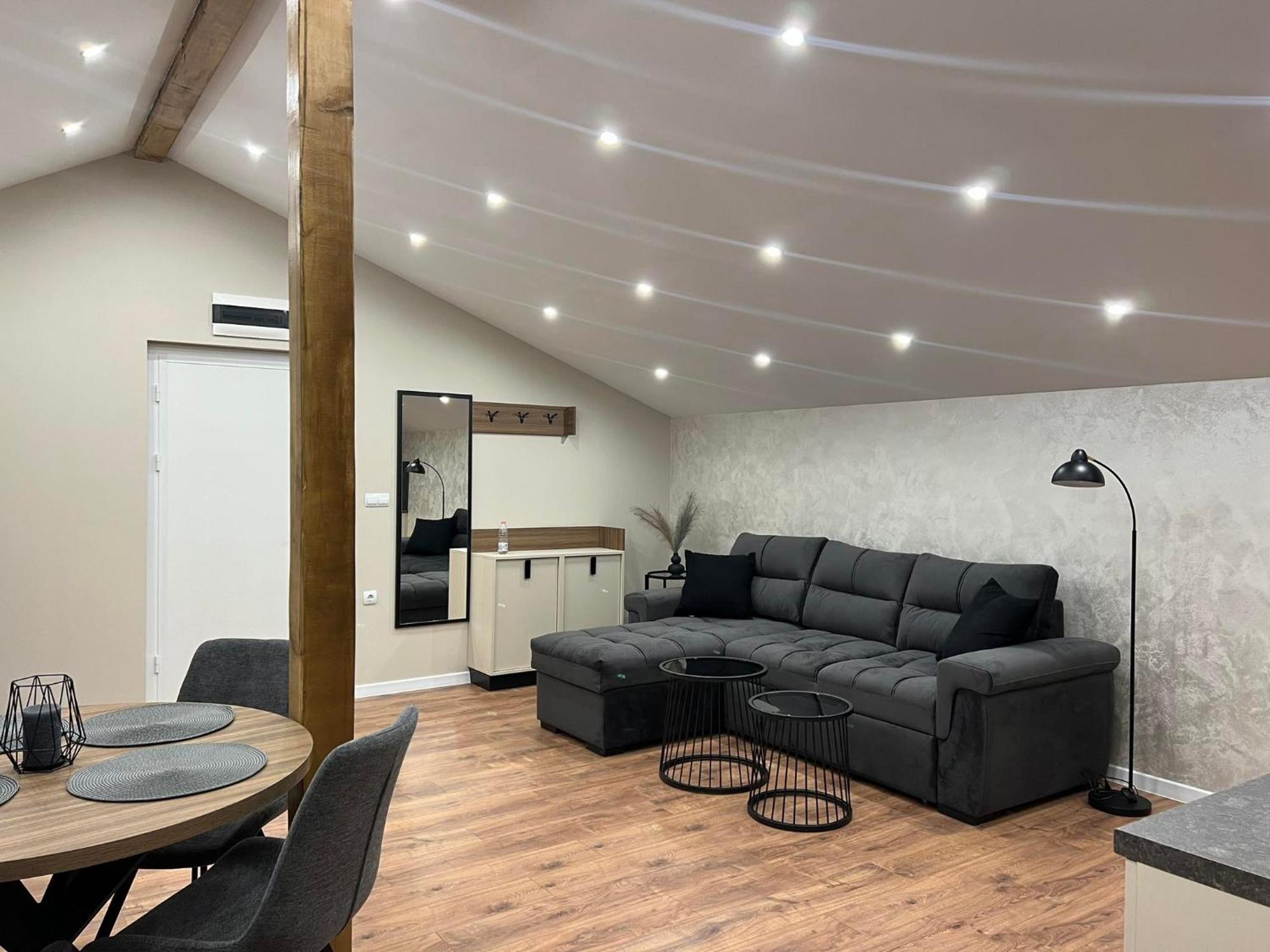 Хотел Vip Apart House Плевен Екстериор снимка