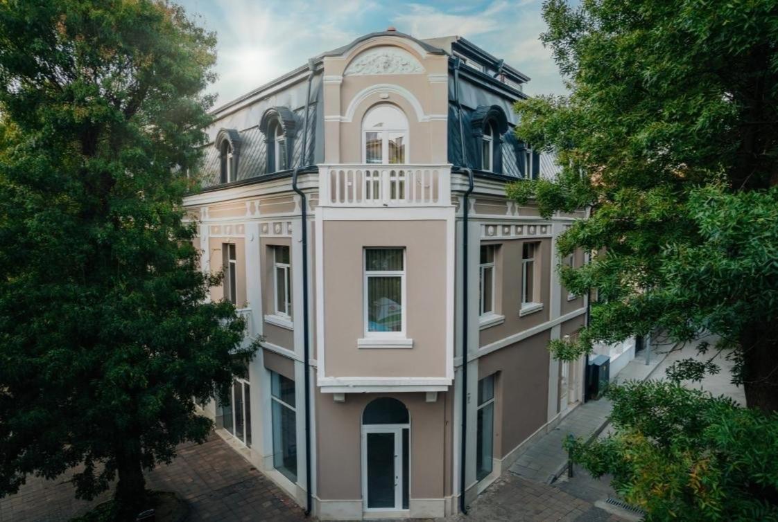 Хотел Vip Apart House Плевен Екстериор снимка